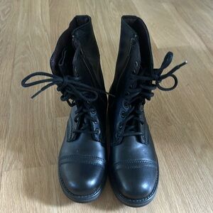 Steve Madden combat boots, size 7, brand new